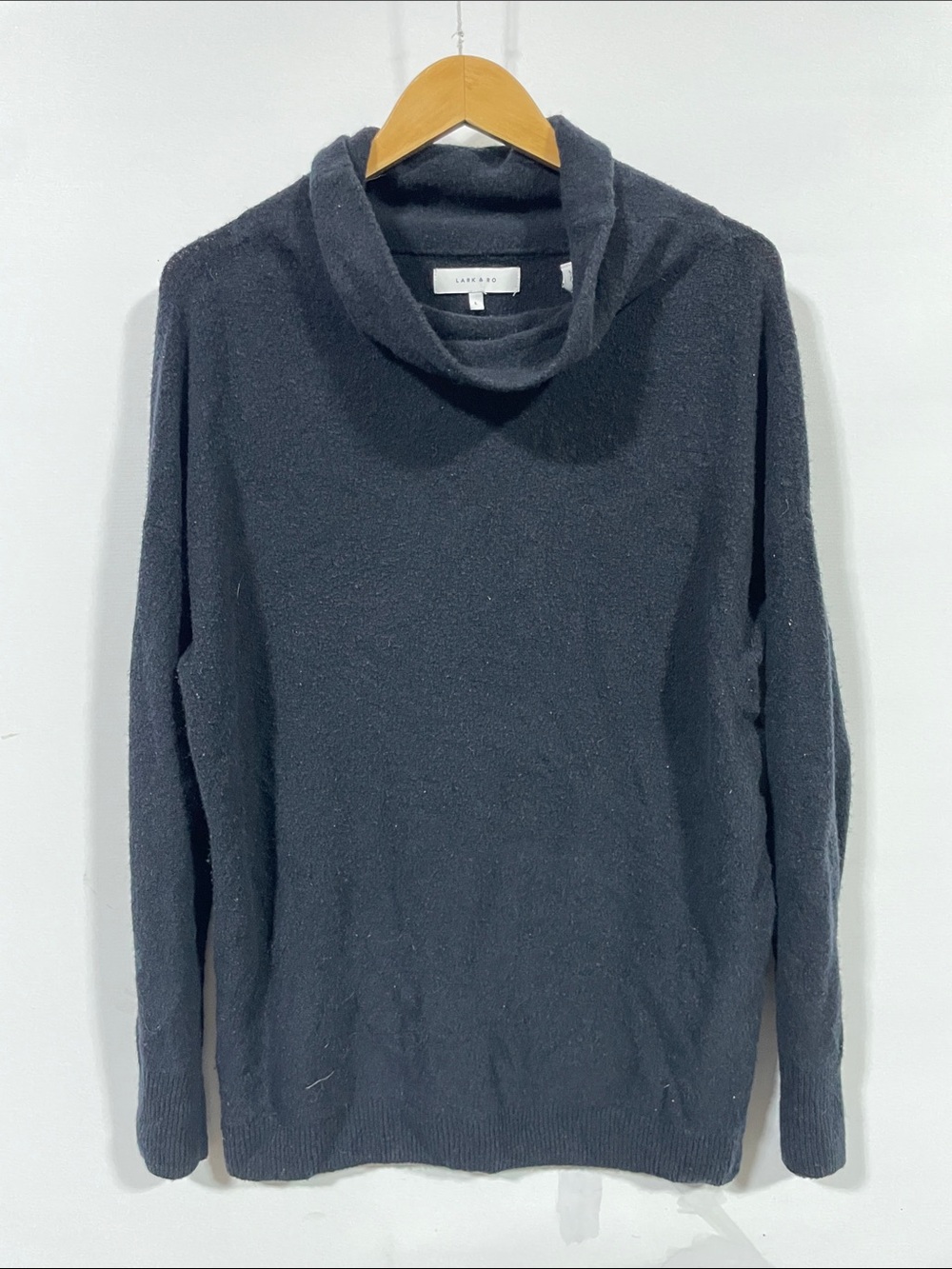 Lark & Ro Men’s Charcoal Gray Turtleneck Sweater